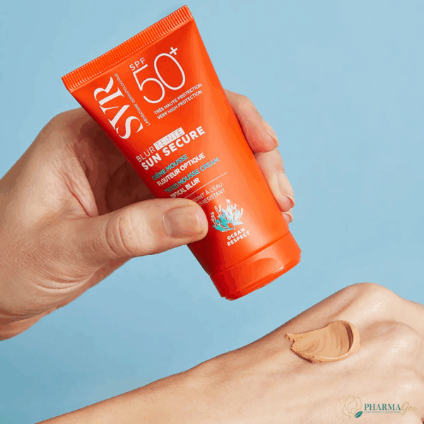 SVR SUN SECURE Blur Teinté SPF50+ 50 ml – Crème solaire mousse teintée haute protection, unifie le teint, floute les imperfections et protège la peau. Disponible sur PharmGo.